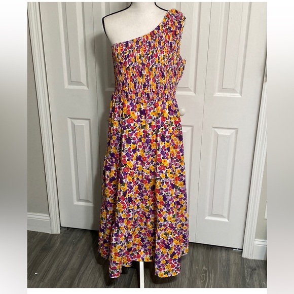 Dresses & Skirts - Floral One-Shoulder Dress